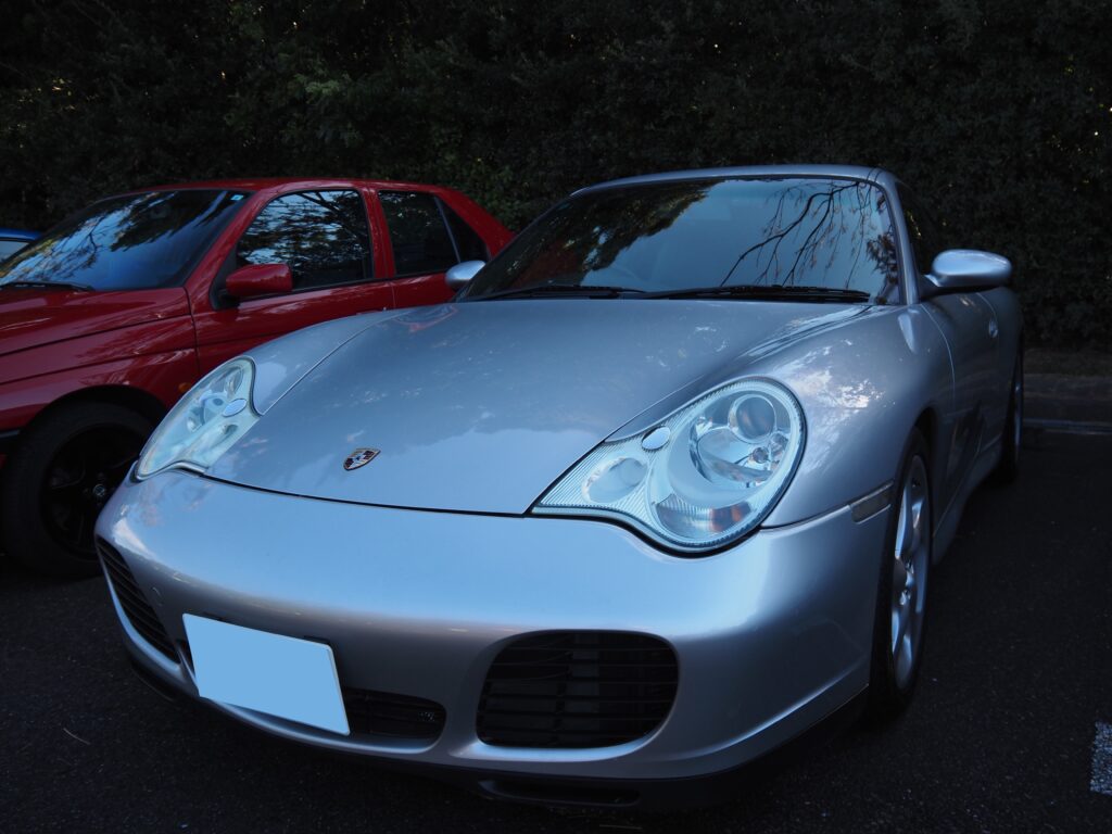 996