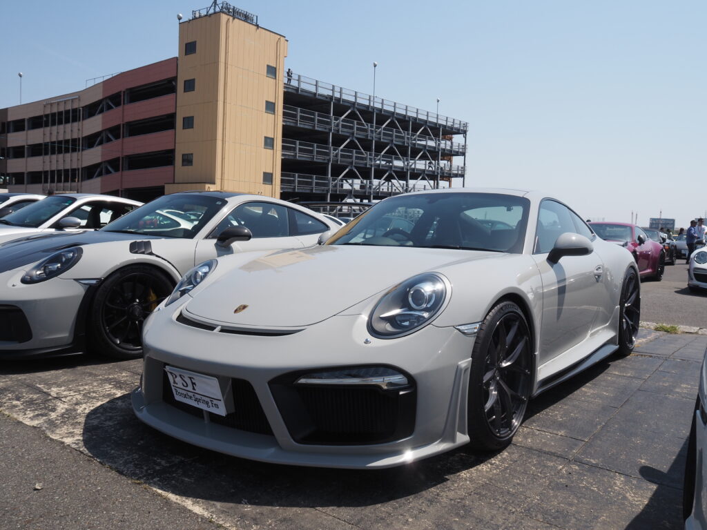 991