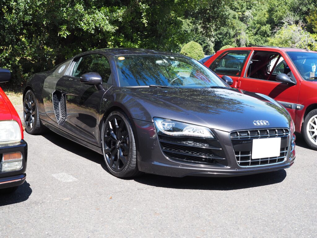 R8