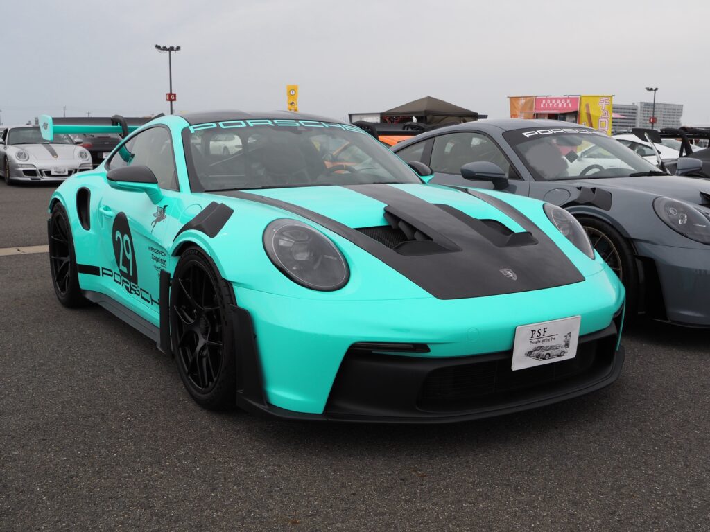 992